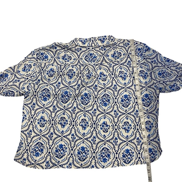 H&M Blue And White Patterned Short Sleeved Twill Button Down Shirt Size Small - Picture 13 of 15